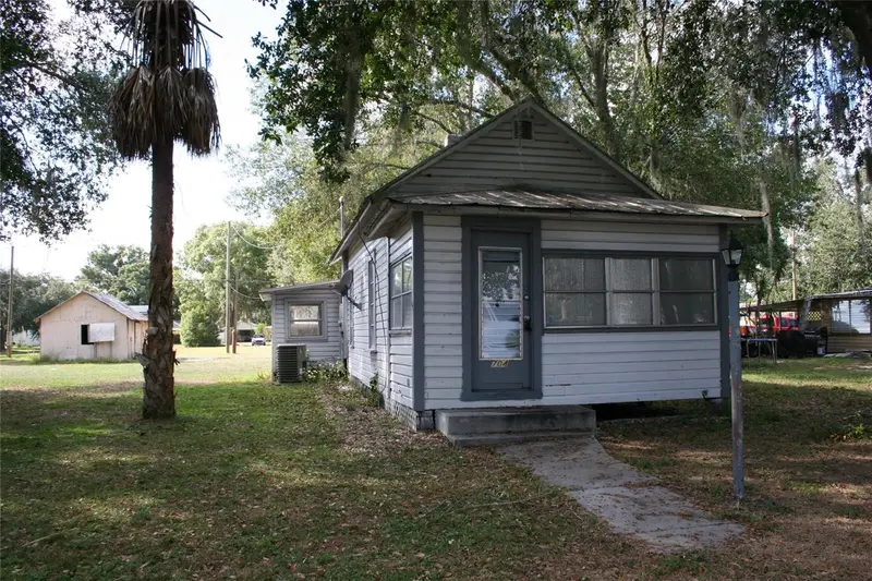704 Mississippi Ave, FL