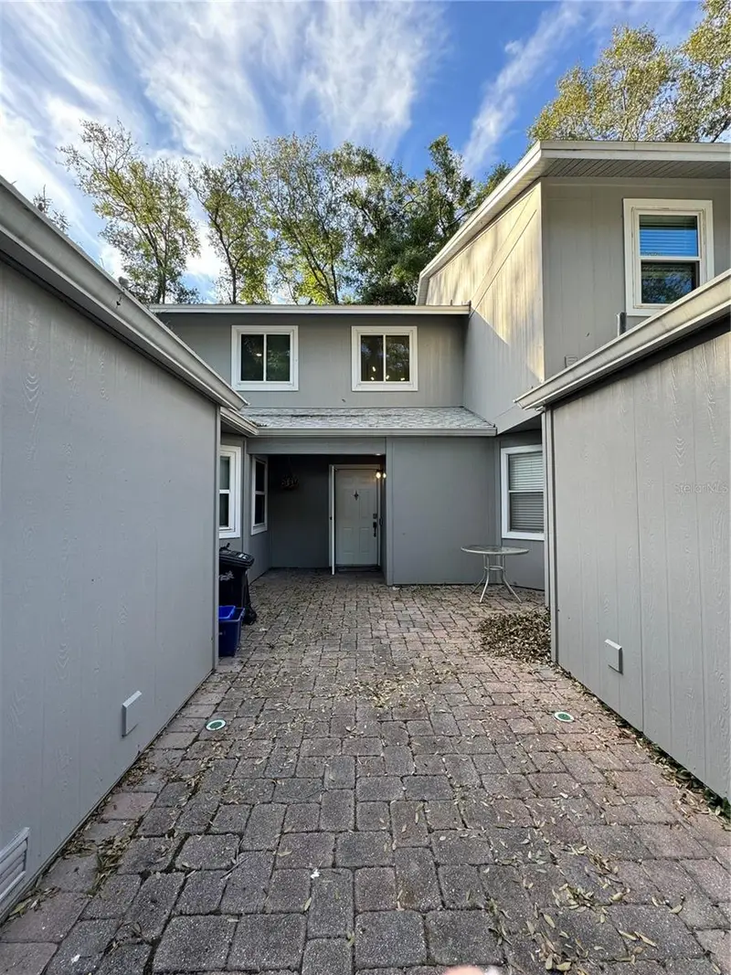 626 Red Oak Cir #110, FL