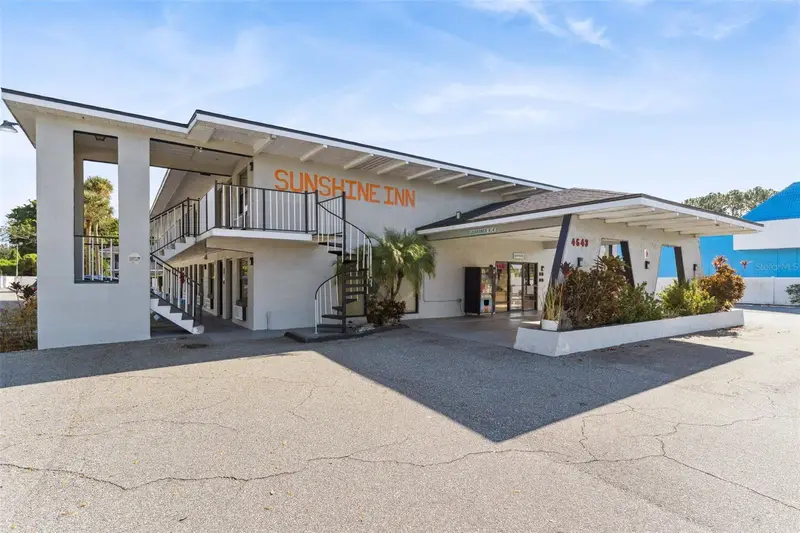 4643 W Irlo Bronson Memorial Hwy, FL