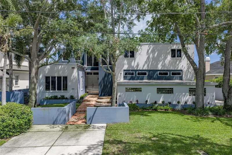 838 Monterey Blvd Ne, FL