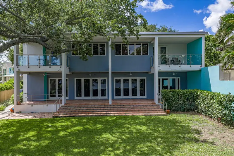 838 Monterey Blvd Ne, FL
