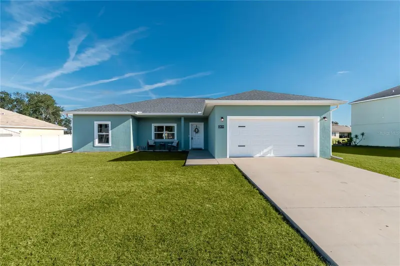 2839 Ne 43rd Rd, FL