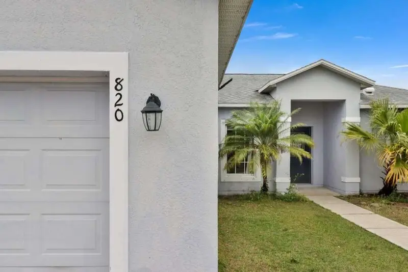 820 Grantham Dr, FL