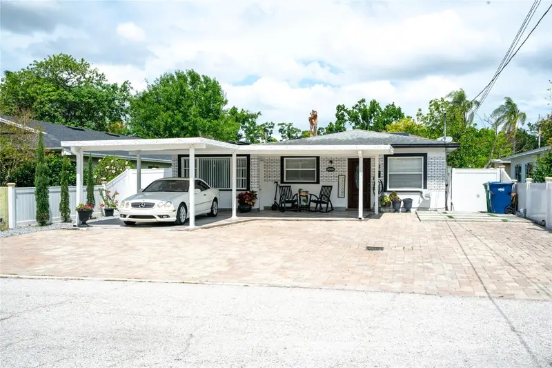 3305 W Aileen St, FL