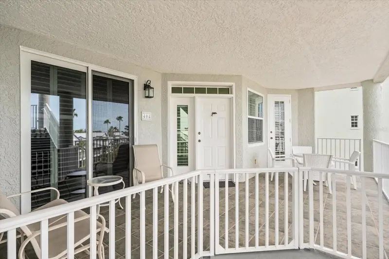1260 Dolphin Bay Way #404, FL