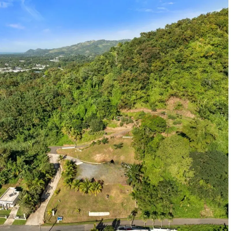 Solar 2. Barrio Daguey, Urb. Sagrado Corazon, PR