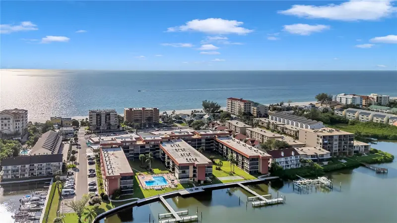 19701 Gulf Blvd #120, FL