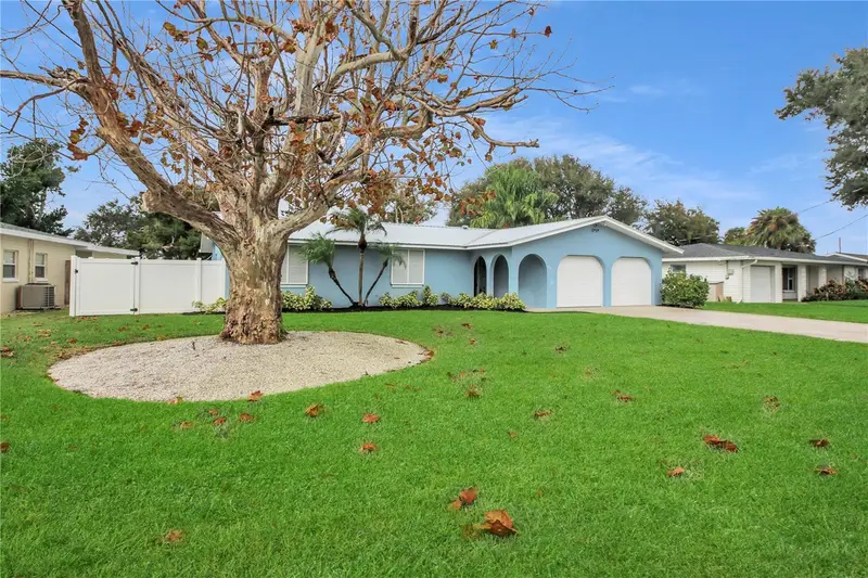 445 Desoto Drive, FL