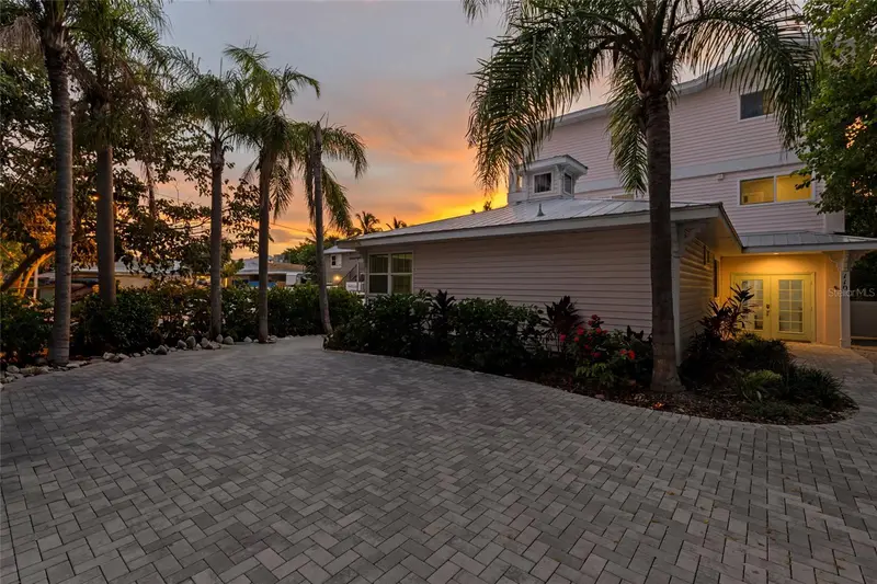 110 Spring Ave, FL