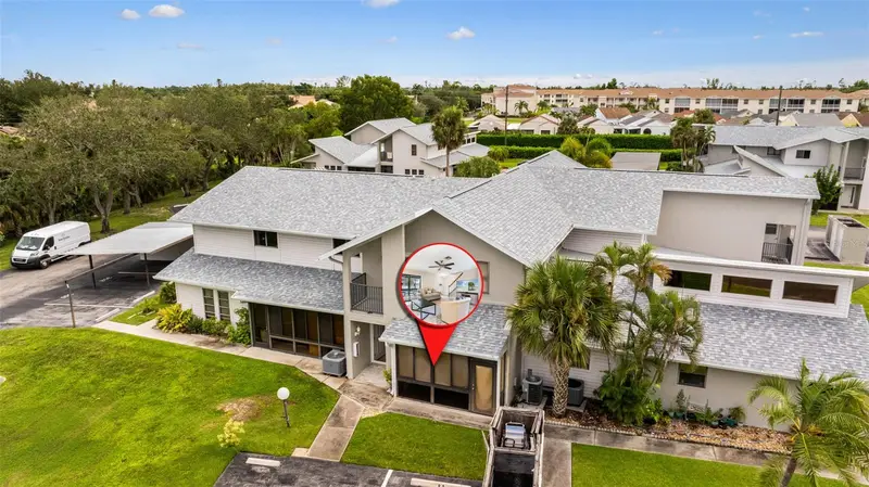 17025 Golfside Cir #303, FL