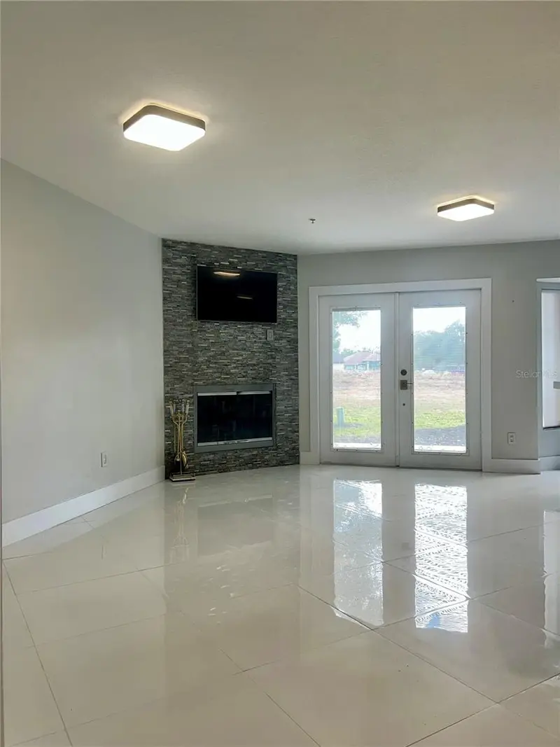 1242 N Fairway Dr, FL