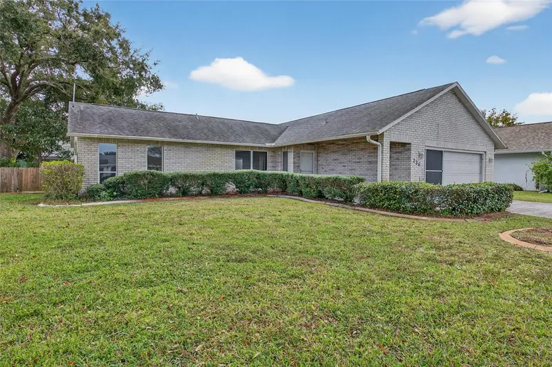 236 Meadow Lake Dr, FL