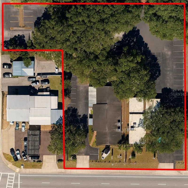 706 E Brandon Blvd, FL