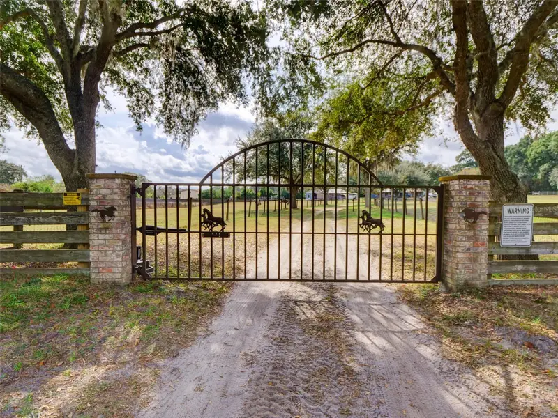 1765 E Cr 462, FL