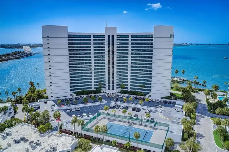 988 Blvd Of The Arts #115, FL