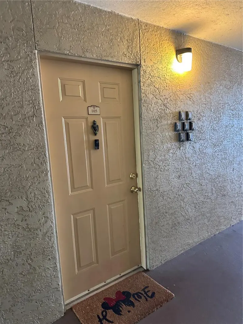822 Camargo Way #105, FL