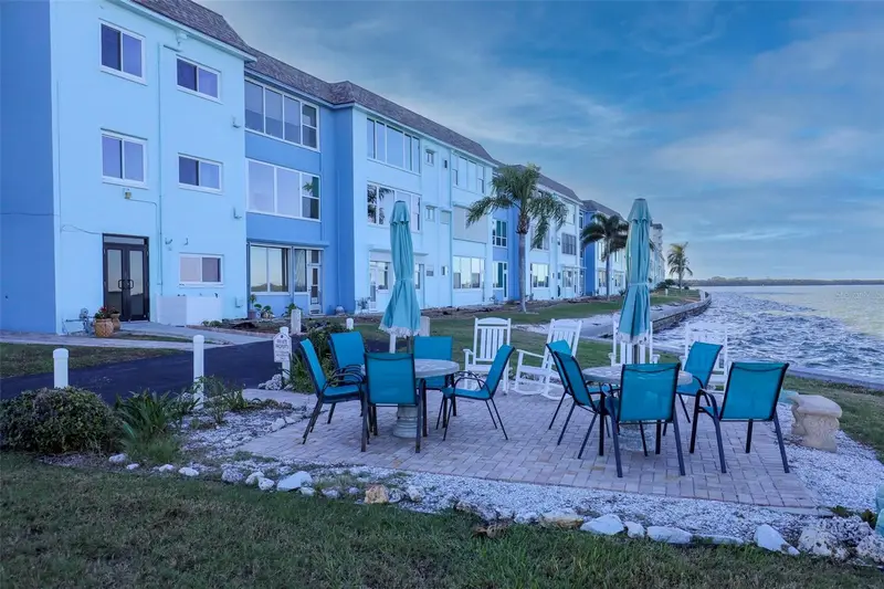 5 Gateshead Dr #107, FL