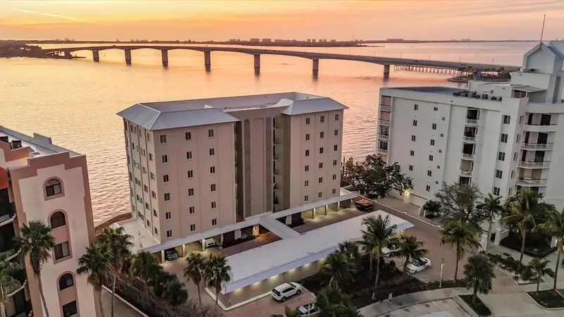 350 Golden Gate Pt #62, FL
