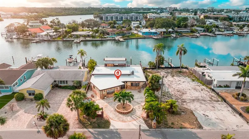 357 La Hacienda Dr, FL