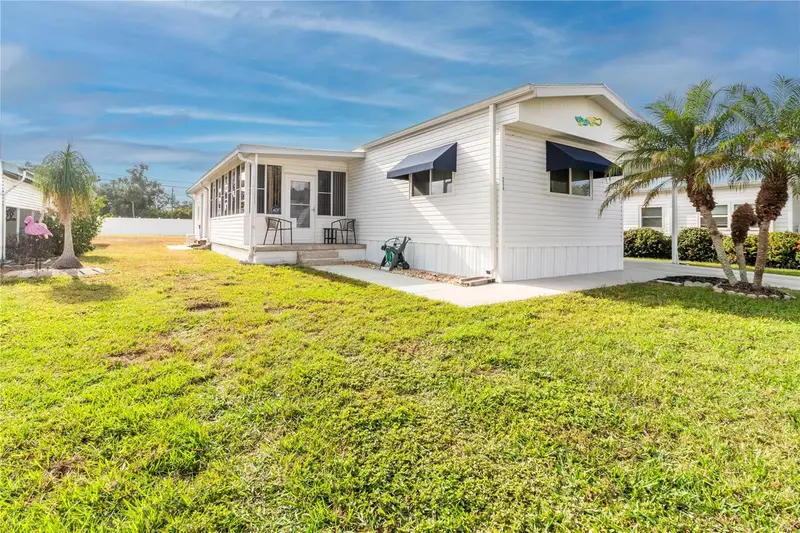 214 Leisure Way, FL