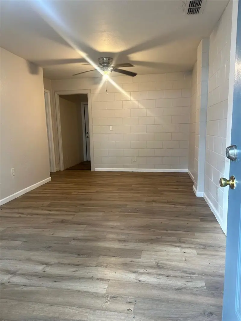 657 Ne Waldo Rd, FL