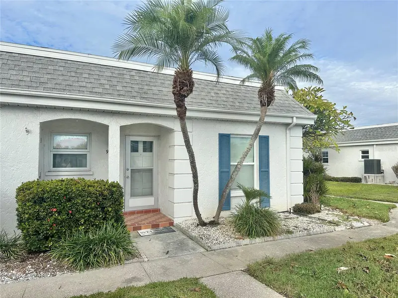 9722 Hernando Ct, FL