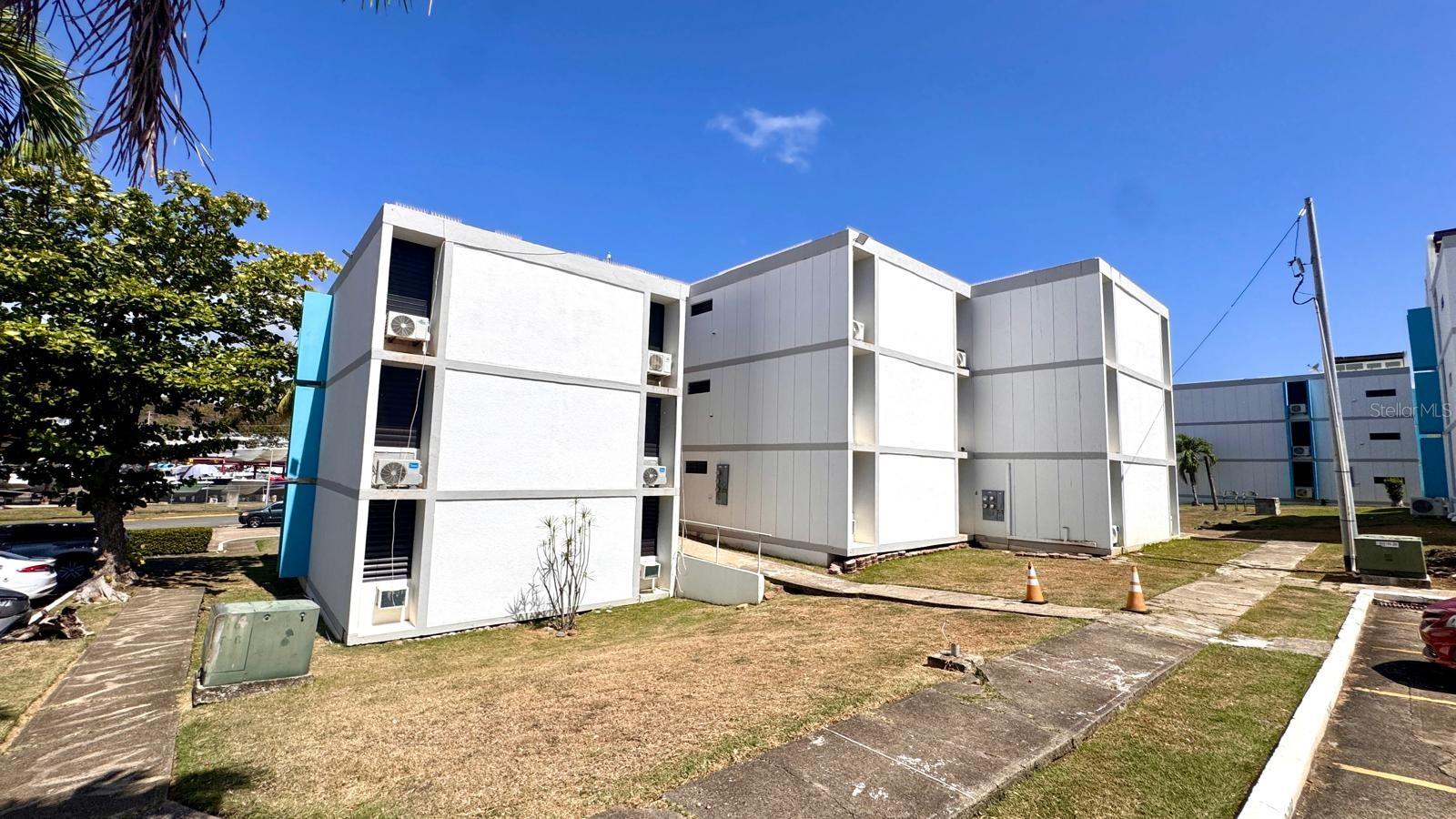 Cond Villa. Marina 200 Ave. Marina #D-103, PR