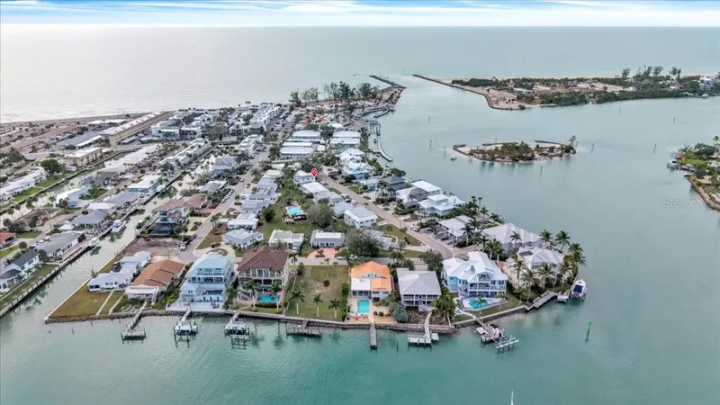 904 Inlet Cir, FL