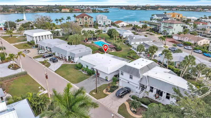 904 Inlet Cir, FL