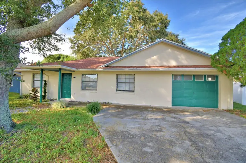 373 Lake Daisy Circle, FL