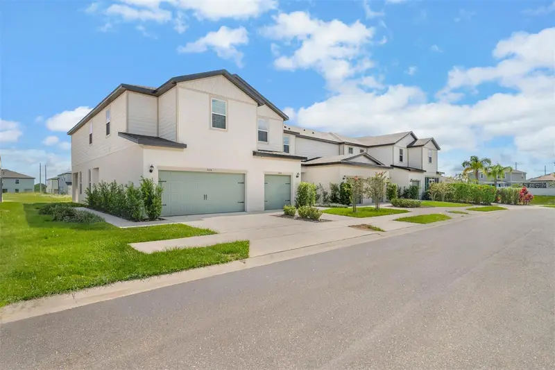 685 Poppy Ln, FL