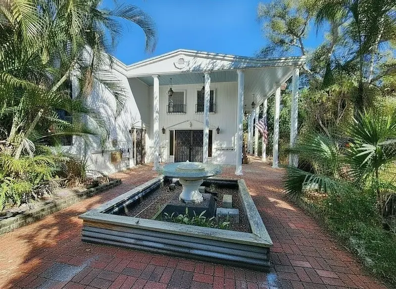 South Venice listing