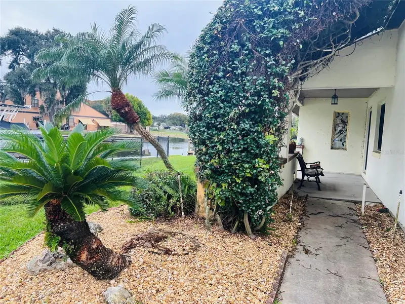 832 Palm Harbor Ct, FL
