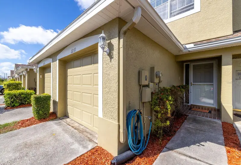 11231 Kapok Grand Cir, FL