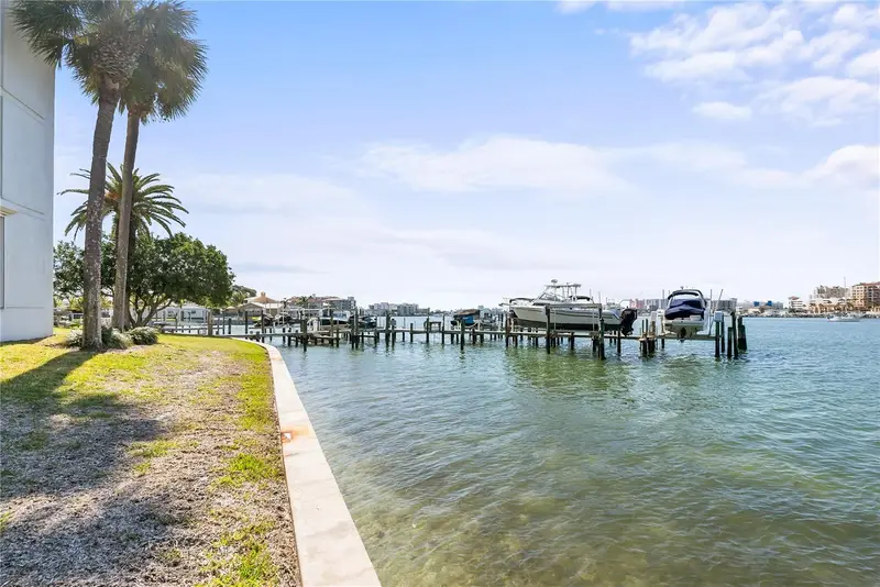 644 Island Way #304, FL
