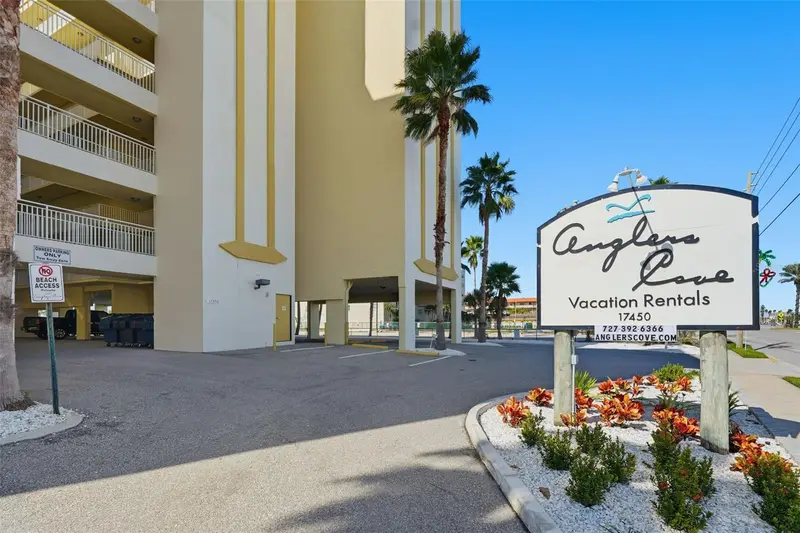 17450 Gulf Blvd #104, FL