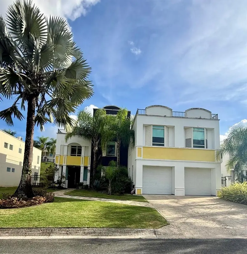 H 11 Caguas Real, Torres Del Oro, PR