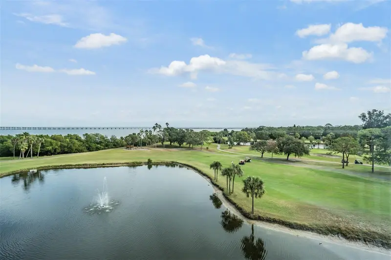 2620 Cove Cay Dr #601, FL