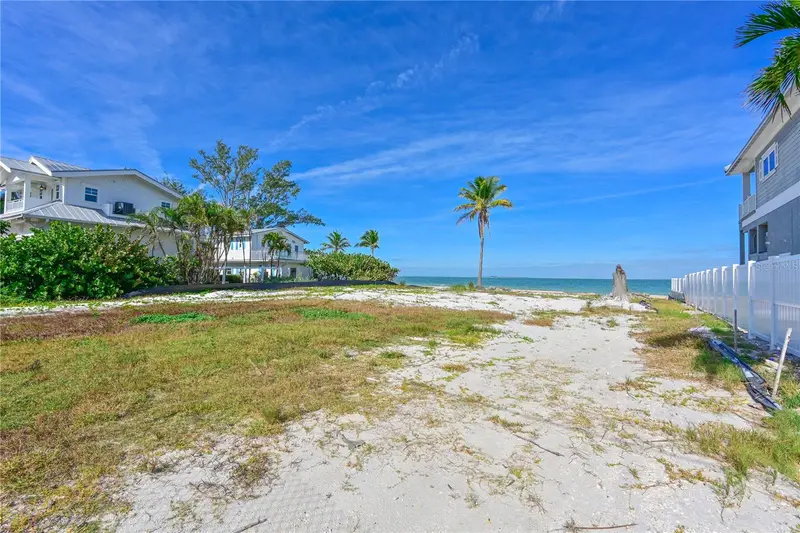 839 N Shore Dr, FL