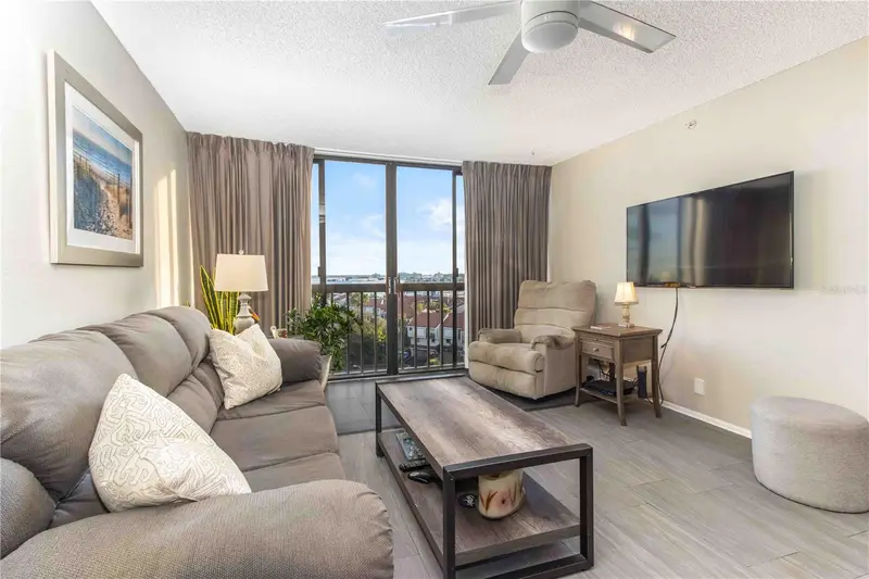 255 Dolphin Pt #803, FL