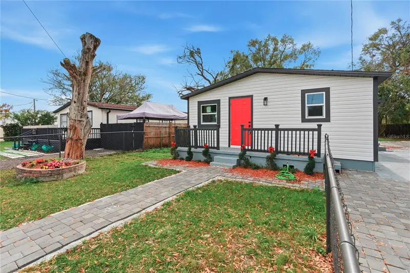 2516 W Kirby St, FL