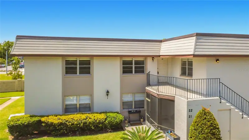 22 Windtree Ln #203, FL