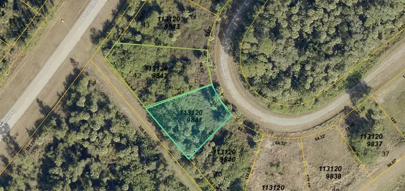 1131209841 & 1131209842 Devonshire Cir, FL