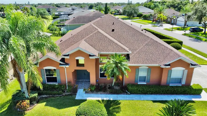 586 Huntington Pines Dr, FL