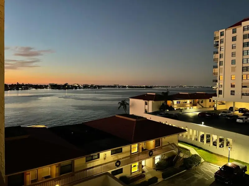 6279 Sun Blvd #503, FL