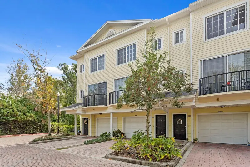 9831 Meadow Field Cir #9831, FL