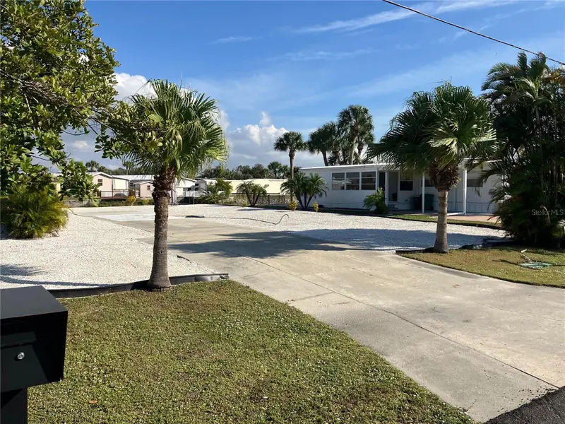 1447 Flamingo Dr, FL