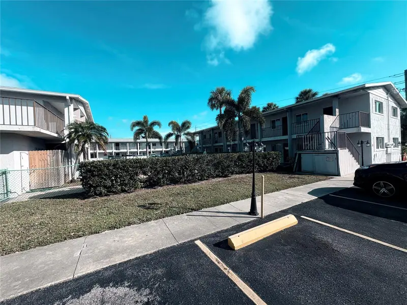 3101 Bee Ridge Rd #208, FL