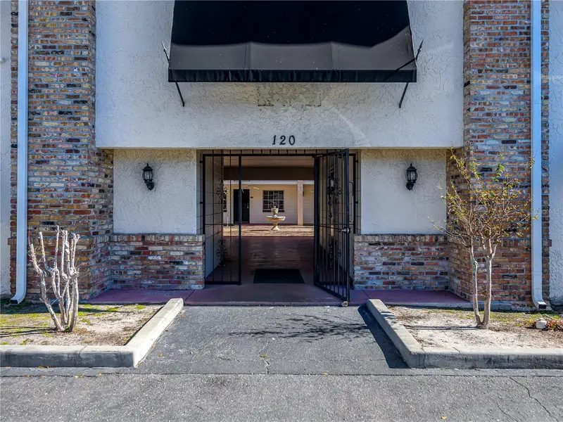 120 S Church Ave #209, FL