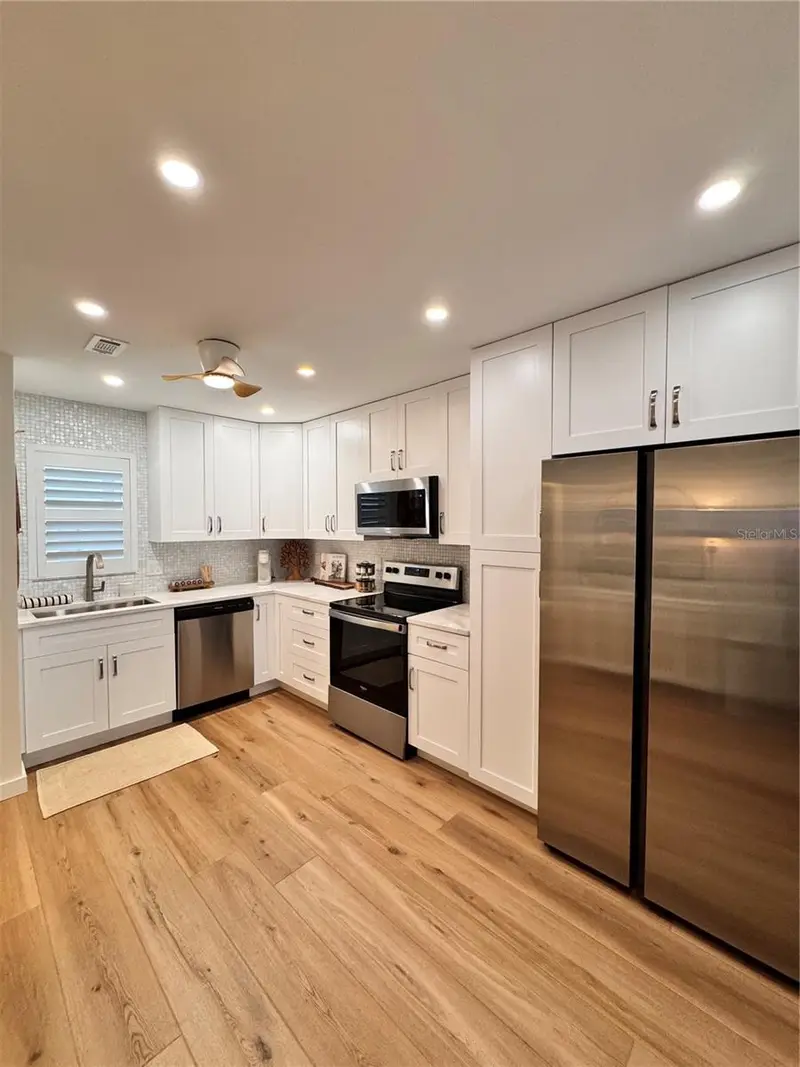 5623 Midnight Pass Rd #615, FL
